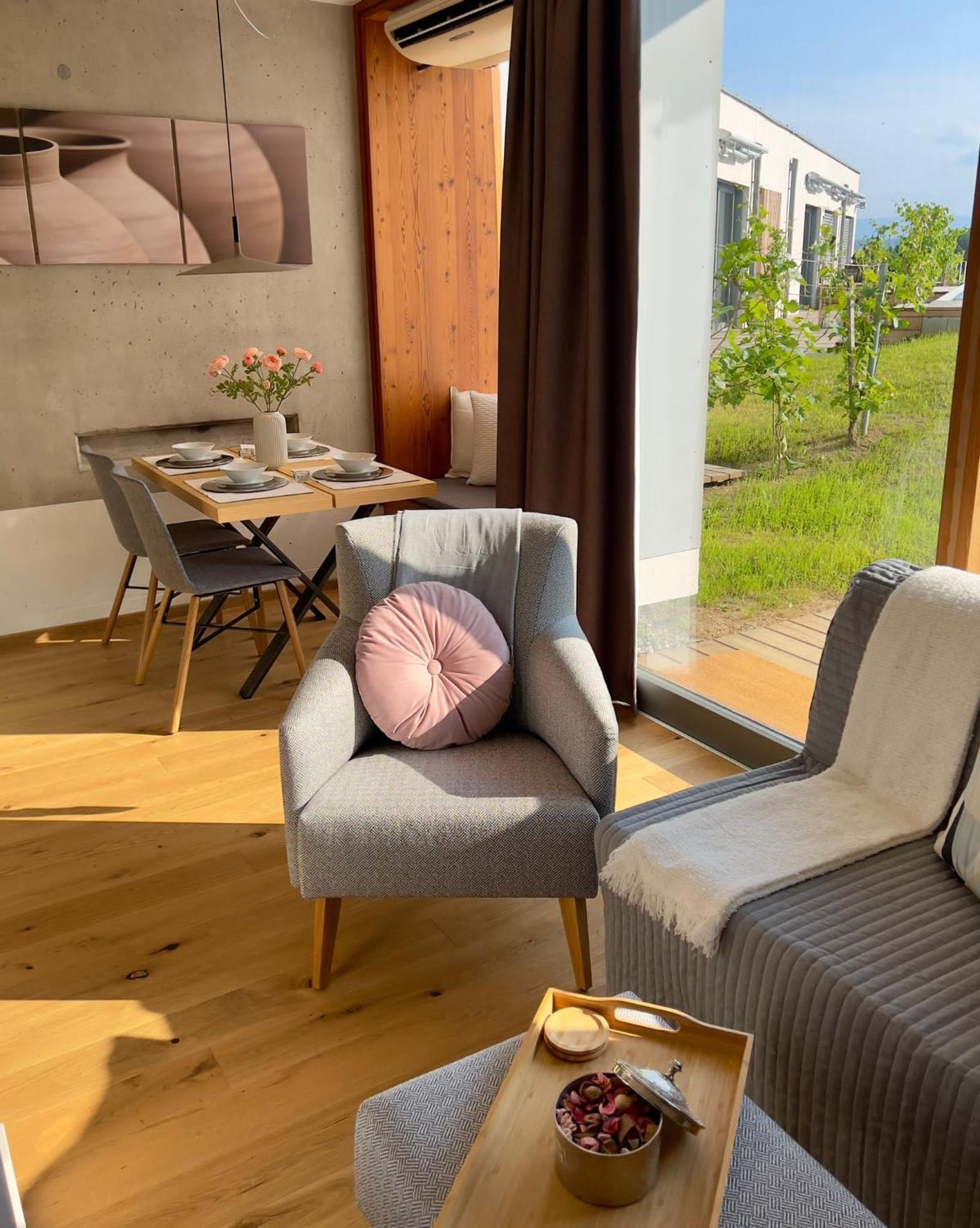 Hideaway An Der Weinstrasse - Pool & Sauna - Apartments Anderlage Spielfeld Habitación foto